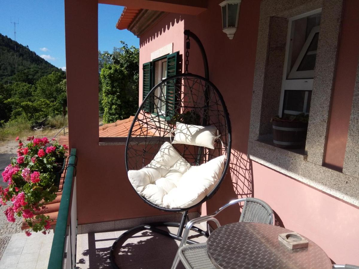 Residencial Ribeiro Hotel Geres Bagian luar foto